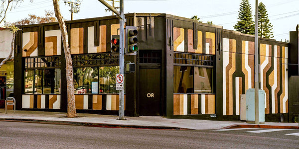 Deco Biscuit captured from across Santa Monica Blvd.